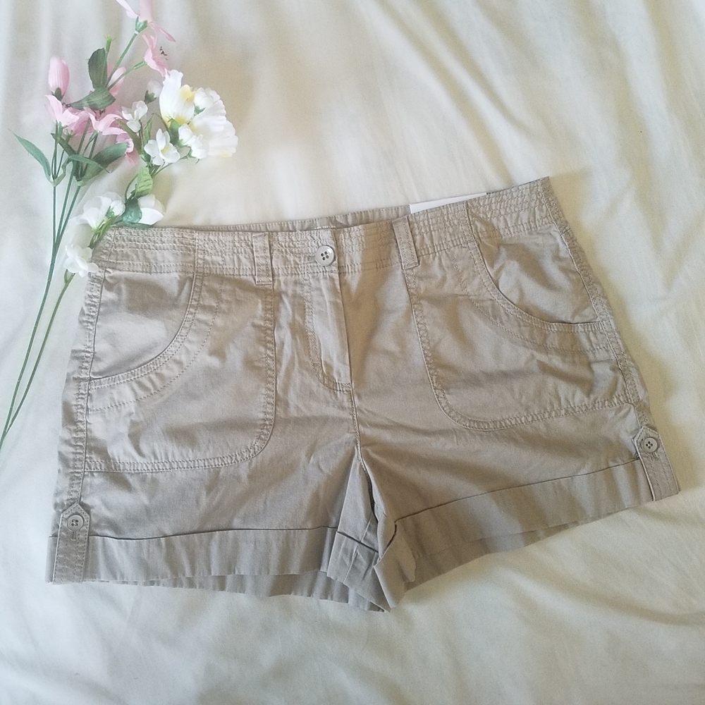 LAST CHANCE Khaki Shorts